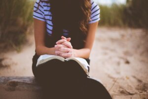 Trusting God’s Timing in a Fast-Paced World: Finding Peace in the Pause
